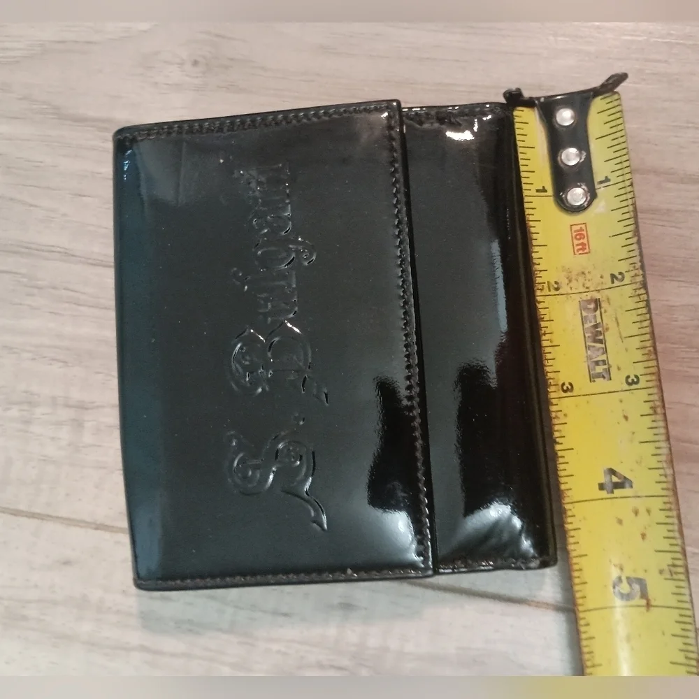 S BVLGARI Black Patent Leather Buckle Medium Wallet